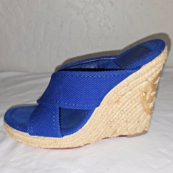 TORY BURCH Kristen Big Gold Metal Logo Blue Canvas Espadrille Wedges Size 7 M - Picture 1 of 10
